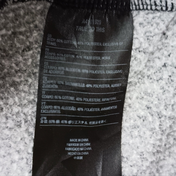 Volcom boys Hoodie.  Size L - Picture 7 of 8